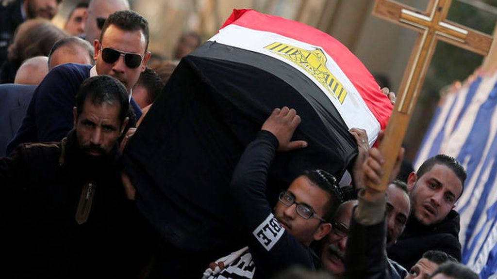 Identifican al autor del atentado contra una iglesia en el Cairo
