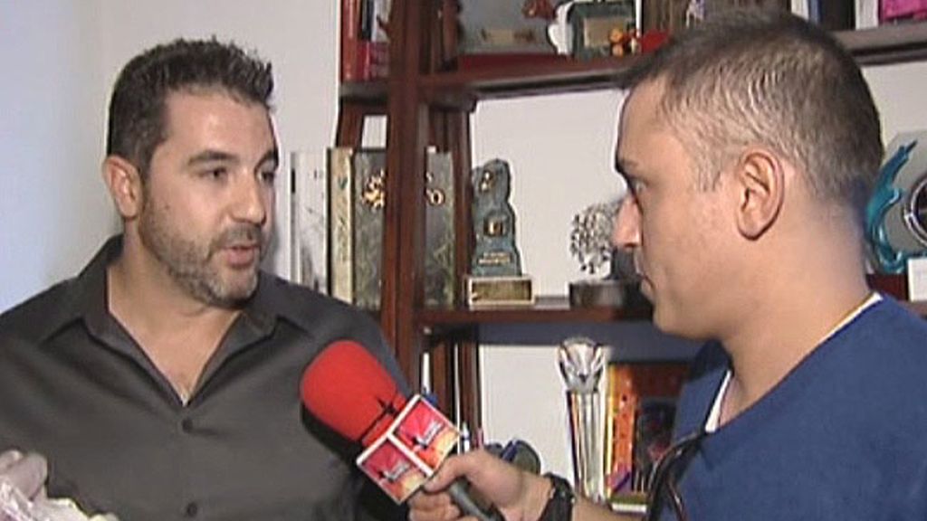 El marido de Chayo recibe el regalo de Kiko H.