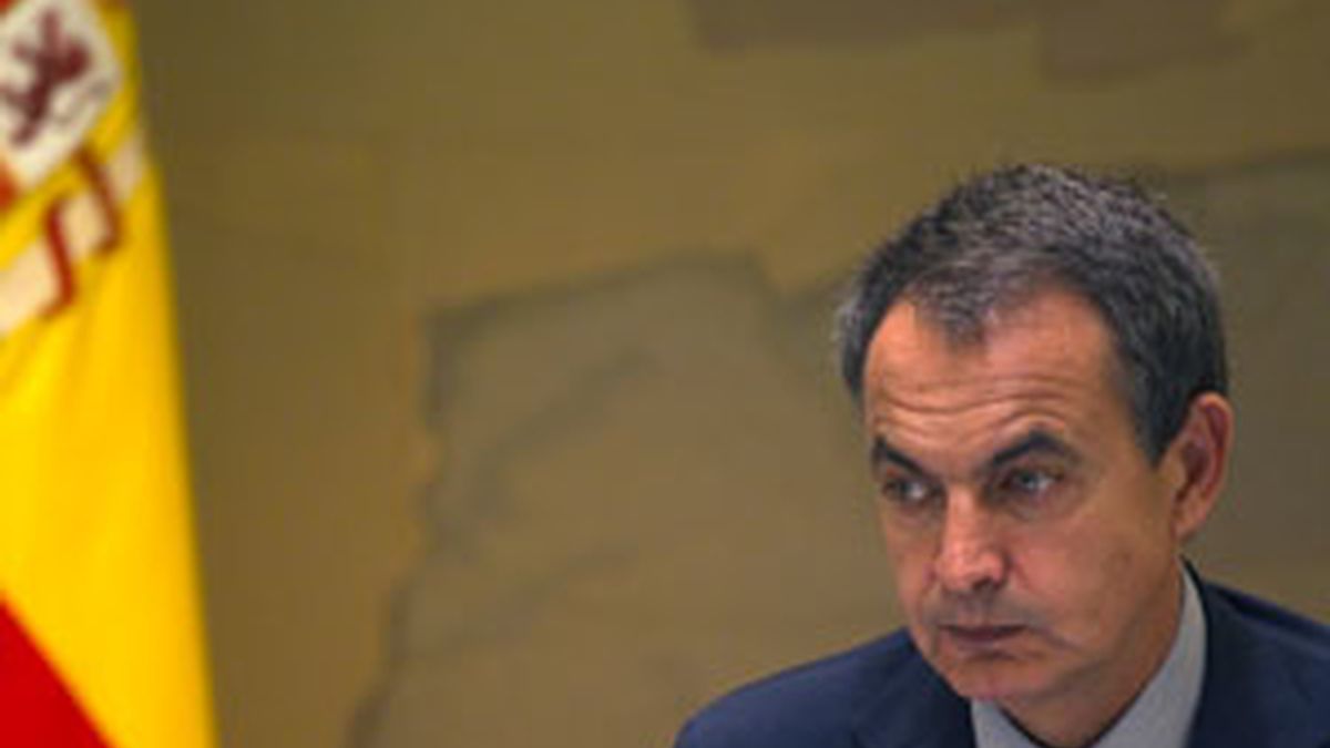 Zapatero ha mantenido conversaciones telefónicas con diferentes líderes europeos FOTO: REUTERS