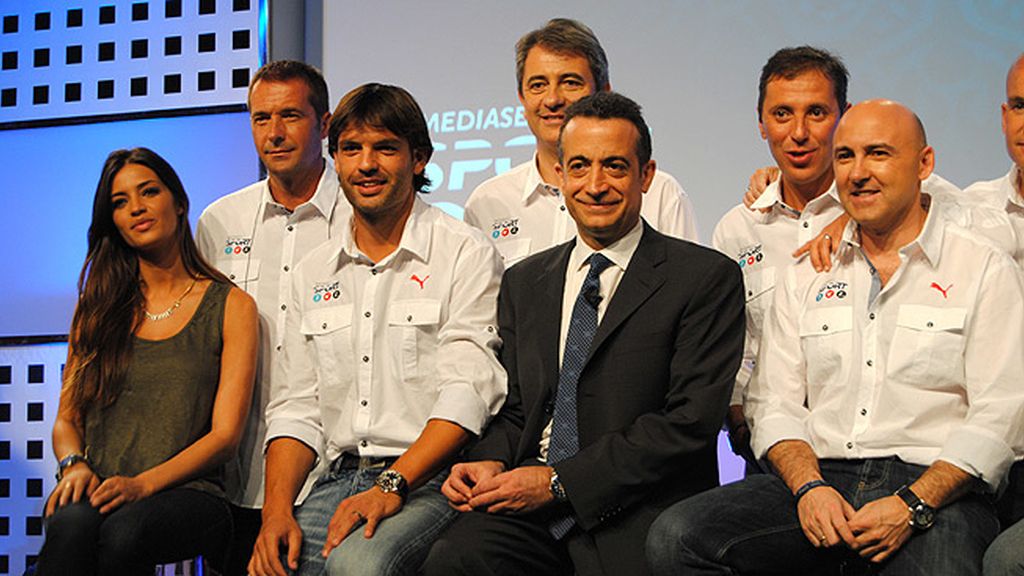 Vasile, J.J. Santos, Manu, Sara, Casillas, Iniesta, Del Bosque, en la presentación