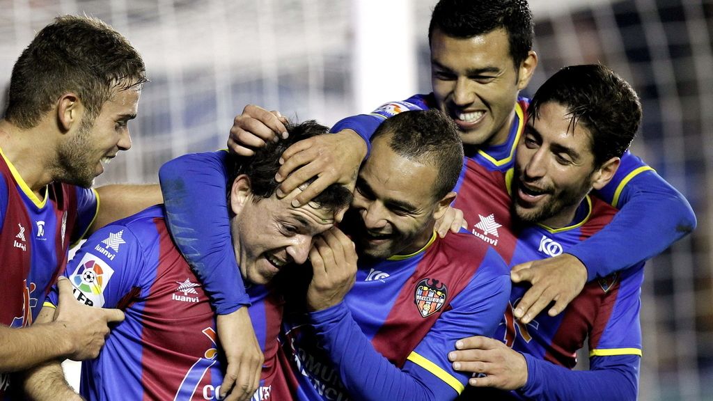 El Levante celebra el gol de Rubén Suárez