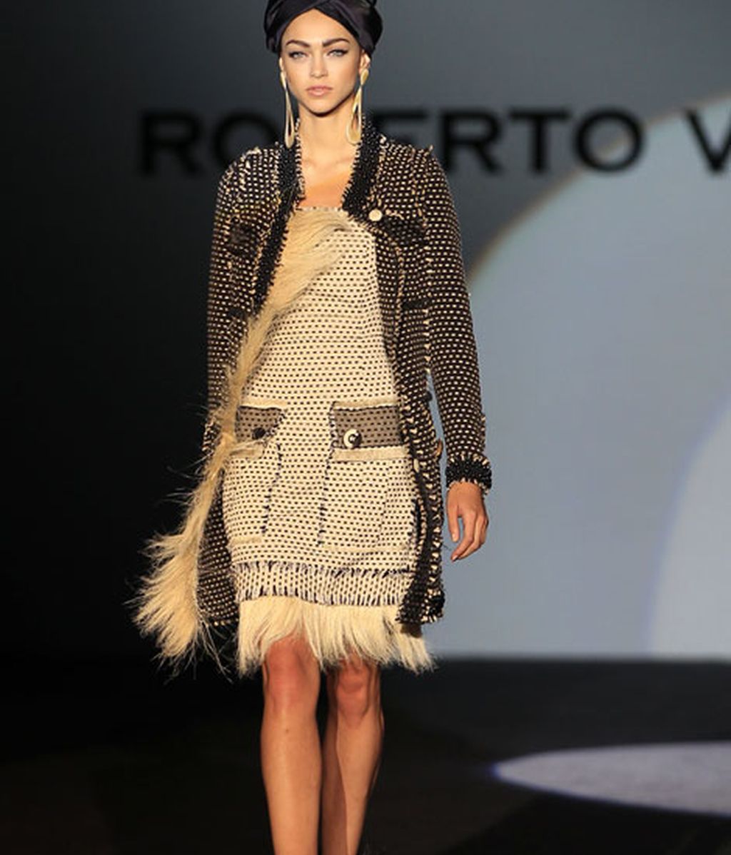 Kortajarena pone el broche a la sensualidad tribal de Roberto Verino