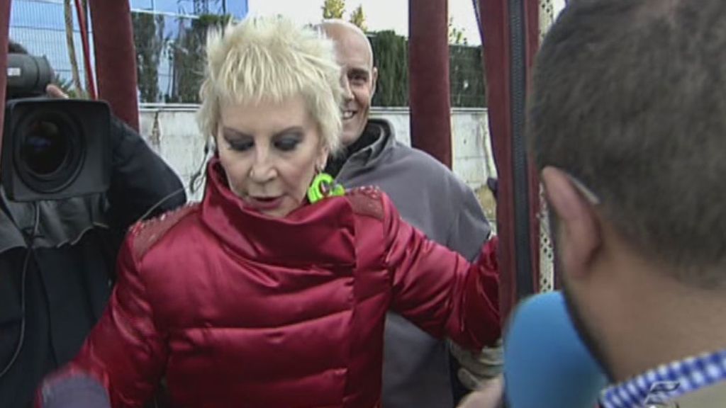 Vuelve a pisar el plató de 'Sálvame' al son de 'Soy un tsunami'