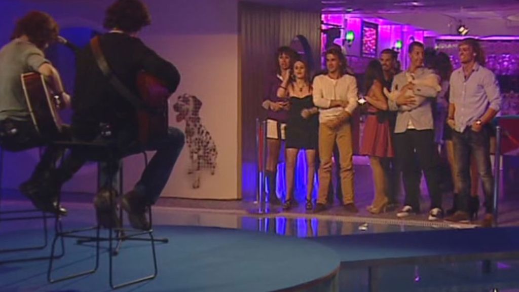 Manu Carrasco visita la casa de 'GH 12+1'