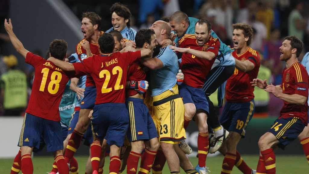 Las mejores fotos de los penaltis que nos meten en una nueva final