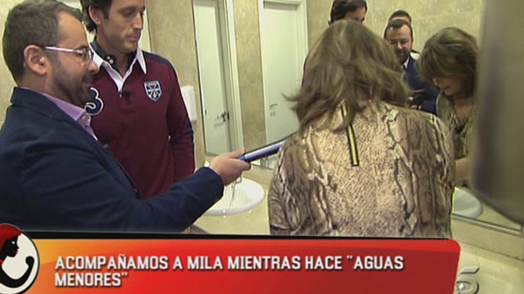 El baño se convierte en un plató improvisado