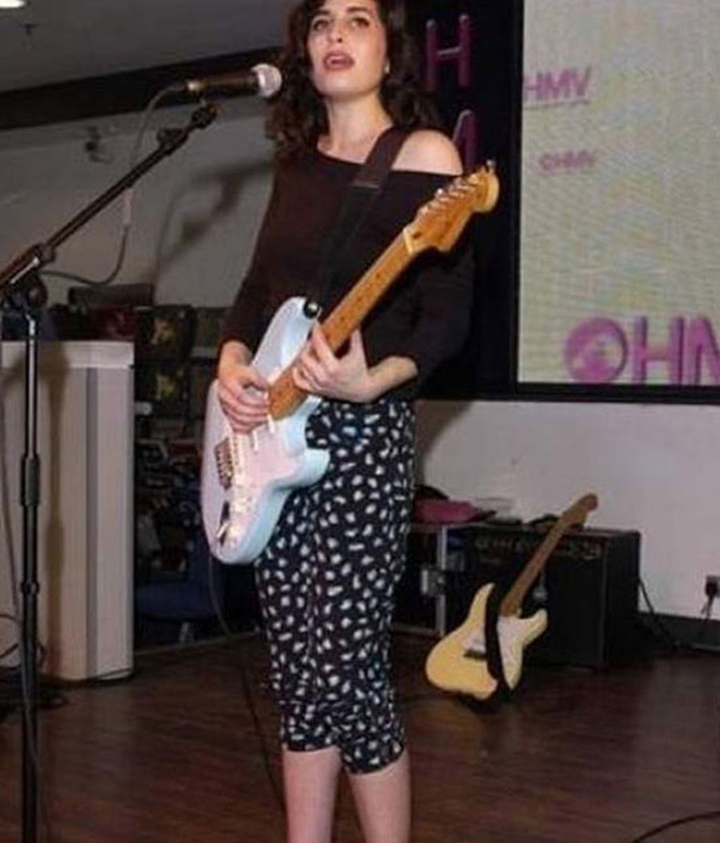 LA CANTANTE AMY WINEHOUSE EN EL AÑO 1990