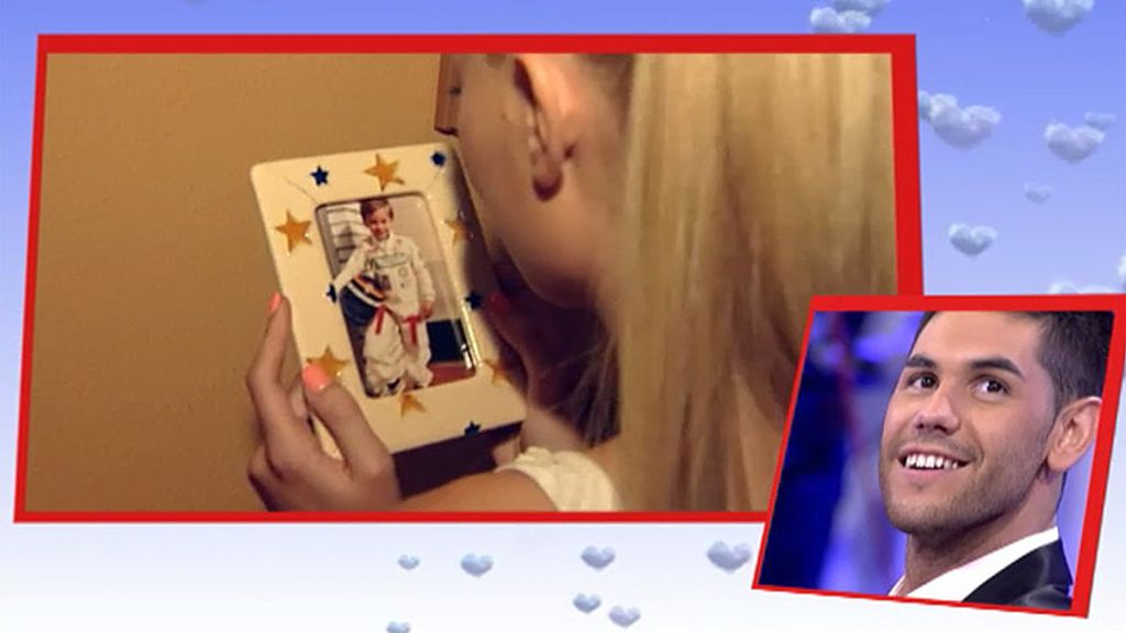 Ainhoa congenia con la madre de Víctor