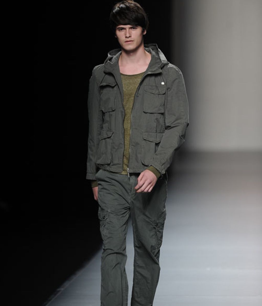 Vuelta a los 50 con Adolfo Domínguez