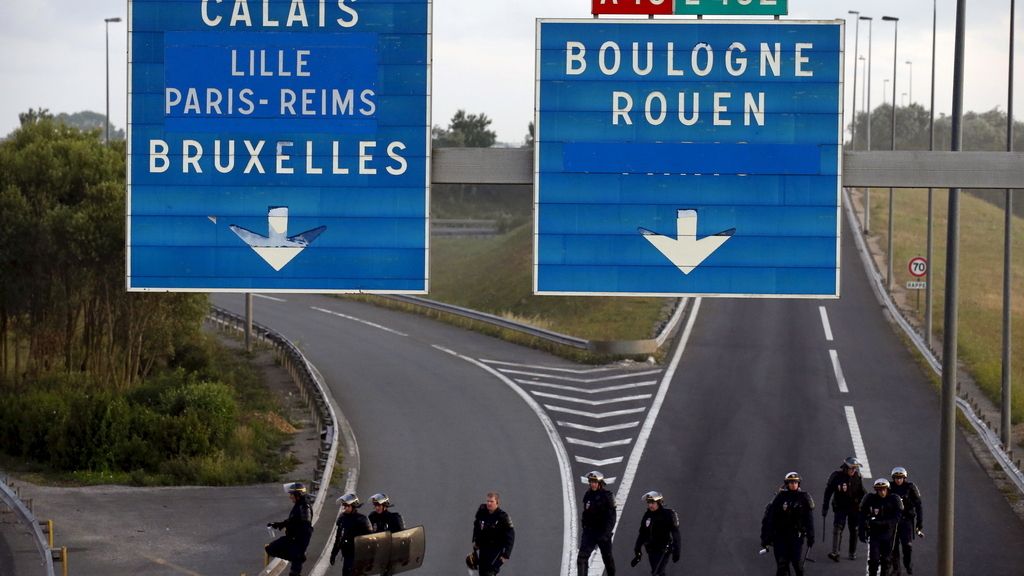 Francia y Reino Unido piden ayuda a la UE por la presión migratoria en Calais
