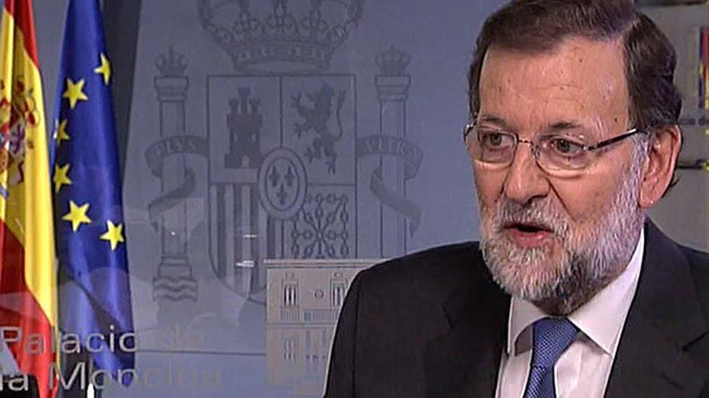 Mariano Rajoy pide unidad a los suyos y descarta cambios