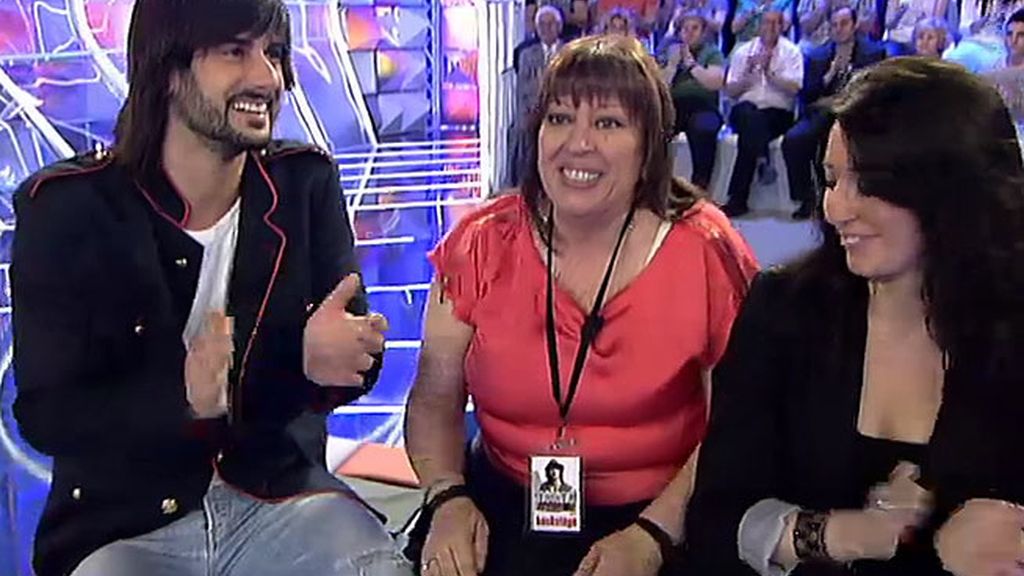 El cantante, conmovido con la historia de Marifé