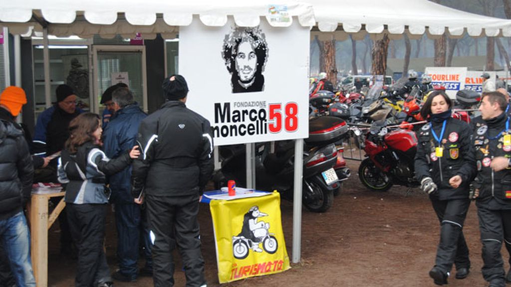 Homenaje a Marco Simoncelli en Puente Duero