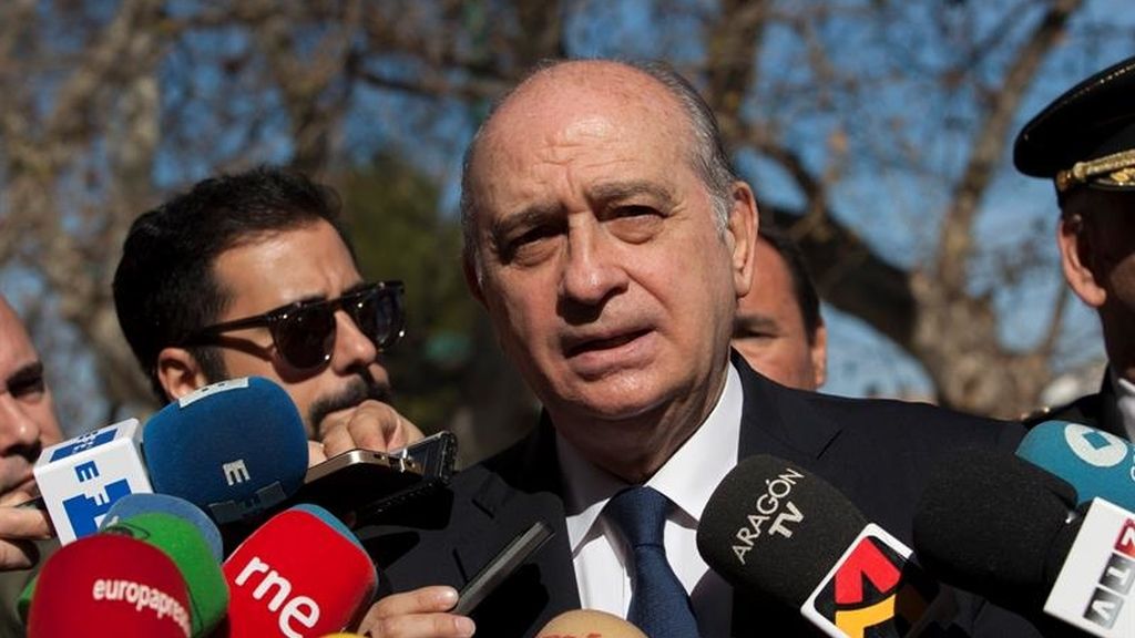 La oposición pide la dimisión de Fernández Díaz por las graciones a Antifraude