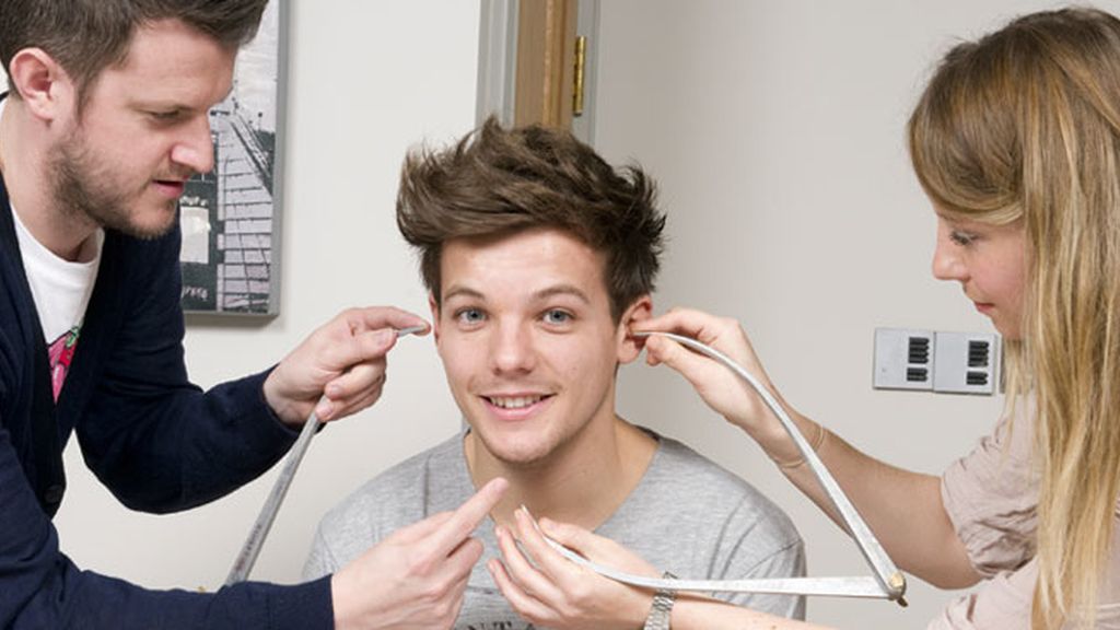 Los chicos de One Direction se preparan para su figura de cera
