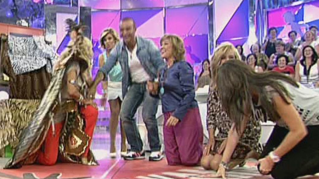 Sálvame se arrodilla ante Rosa Benito