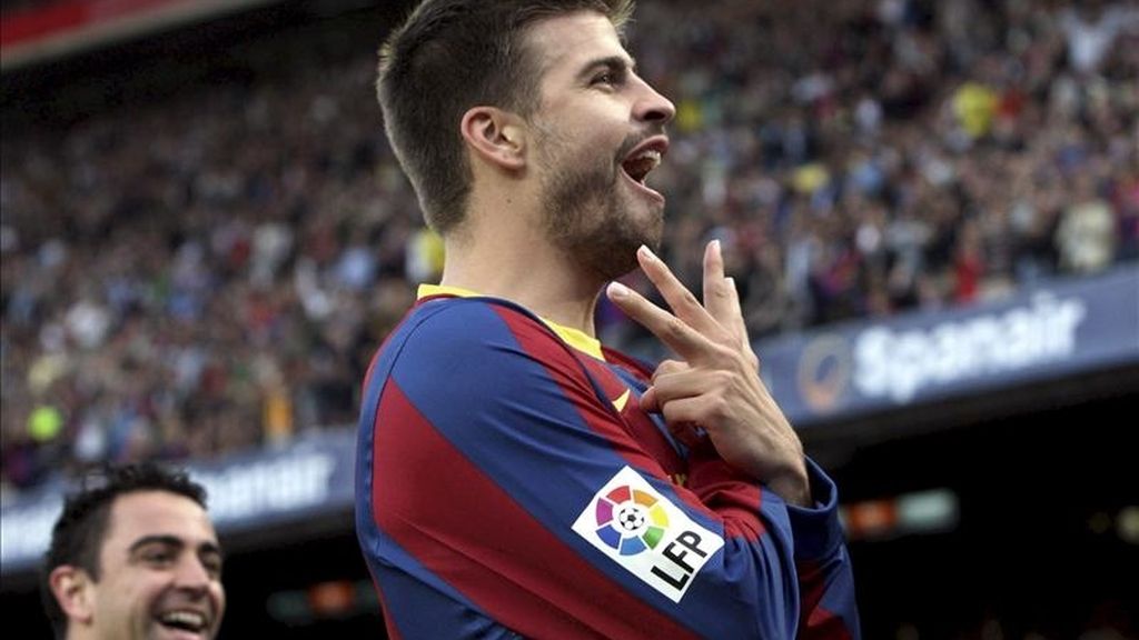 El defensa del FC Barcelona Gerard Piqué celebra el gol que ha marcado ante el Espanayol, el segundo del equipo, durante el partido, correspondiente a la trigésima quinta jornada del Campeonato Nacional de Liga de Primera División, que enfrentó a ambos equipos en el estadio Camp Nou. EFE El defensa del FC Barcelona Gerard Piqué celebra el gol que ha marcado ante el Espanayol, el segundo del equipo, durante el partido, correspondiente a la trigésima quinta jornada del Campeonato Nacional de Liga de Primera División, que enfrentó a ambos equipos en el estadio Camp Nou. EFE