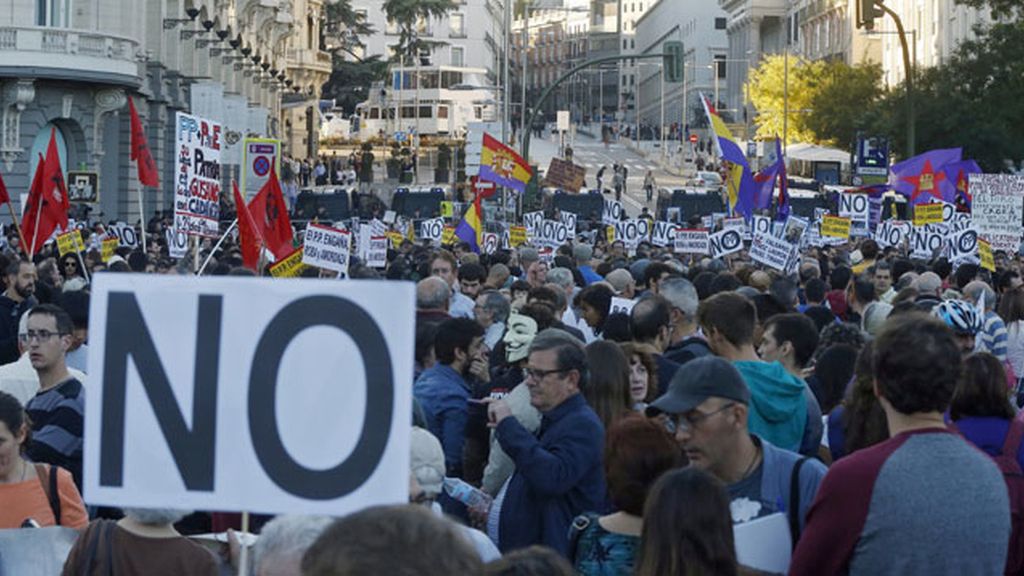 La manifestación 'Rodea el Congreso' protesta contra la investidura de Rajoy