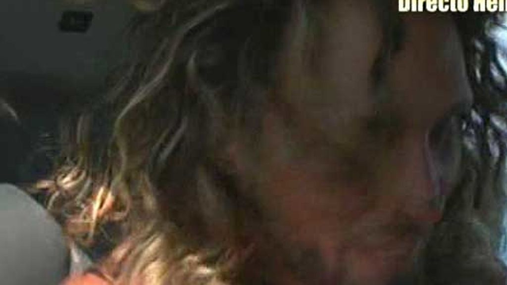 Los anónimos saltan del helicóptero