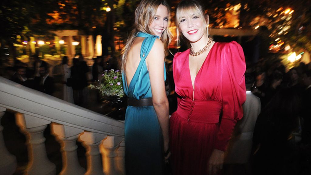 Nos impresionó la altura de Estefanía Luyk y Raquel Meroño que iban subidas a unos tacones de vértigo.