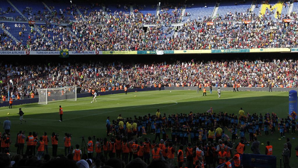 Neymar, presentado oficialmente en el Camp Nou