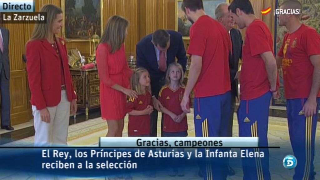 Las hijas de los Príncipes de Asturias disfrutan con La Roja