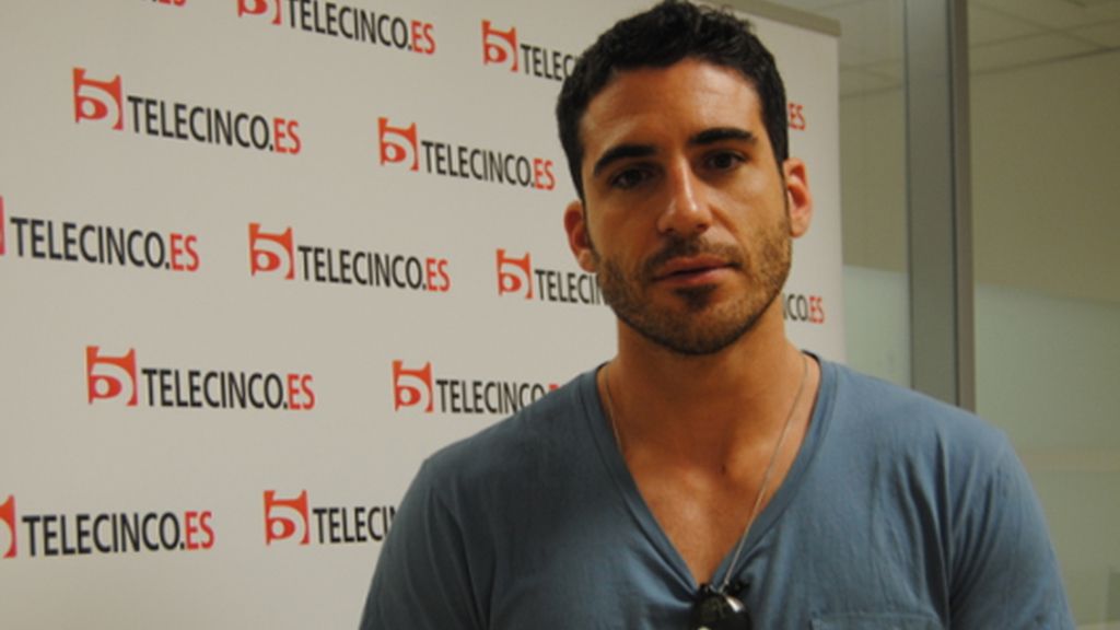 Miguel Ángel Silvestre visita telecinco.es