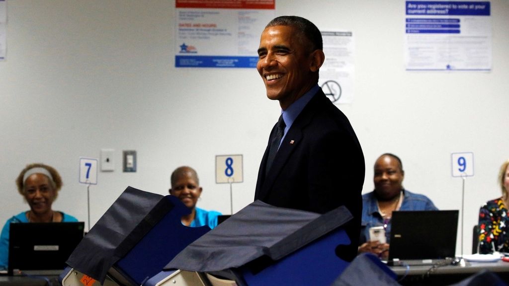 Obama vota por anticipado para las presidenciales de noviembre