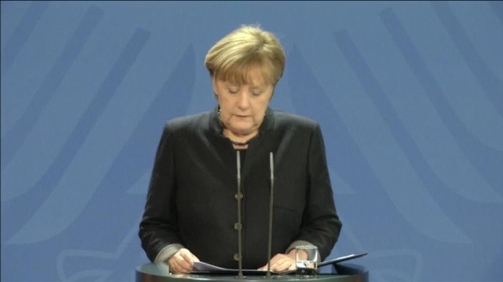 Angela Merkel: "Sería repugnante si el atacante fuera un refugiado"