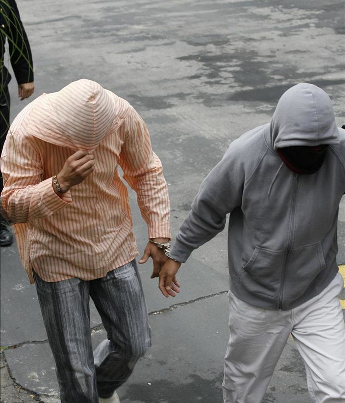 Dos ciudadanos ecuatorianos acusados de integrar la cúpula de la banda latina "Latin Kings" en España. EFE/Archivo Dos ciudadanos ecuatorianos acusados de integrar la cúpula de la banda latina "Latin Kings" en España. EFE/Archivo