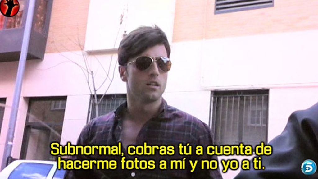 El cantante, enfadado por la presencia de la prensa