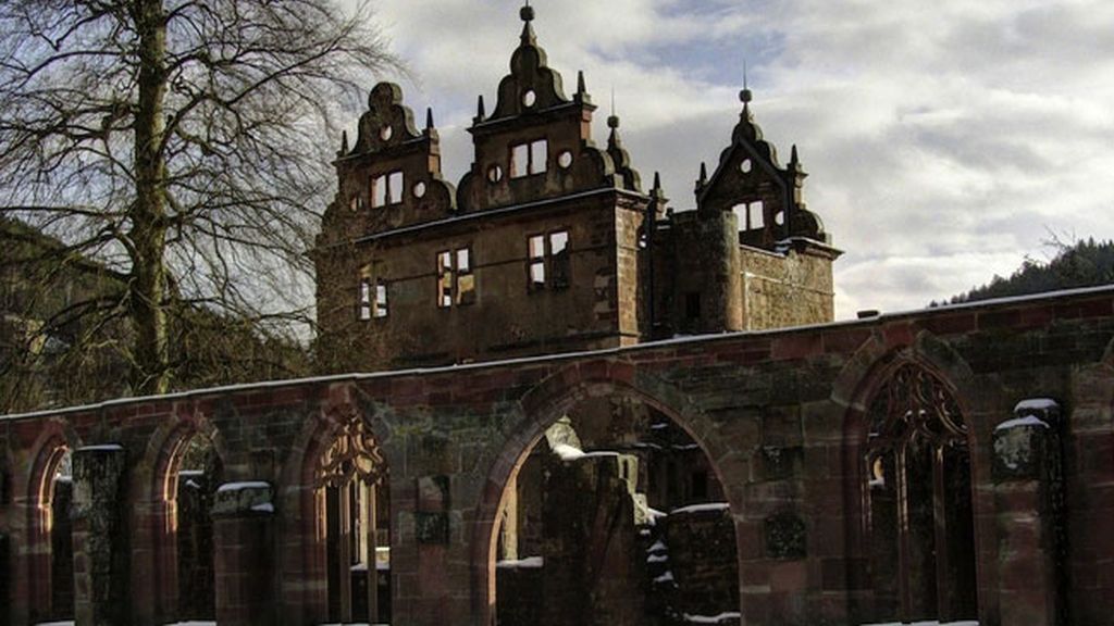 Monasterio del siglo XV en el Bosque Negro en Alemania
