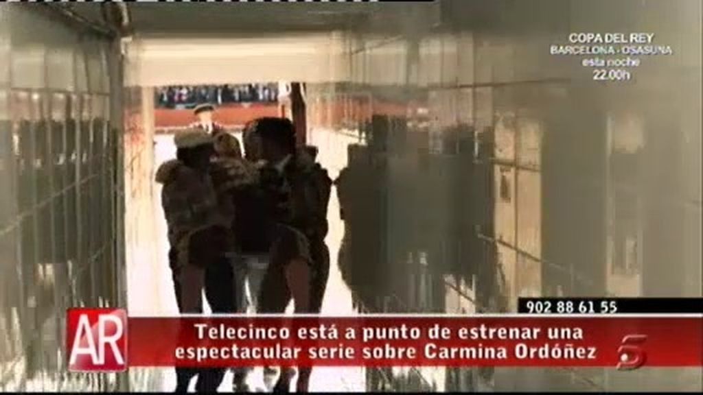 Narra la vida de Carmen desde su niñez hasta convertirse en 'La Divina'