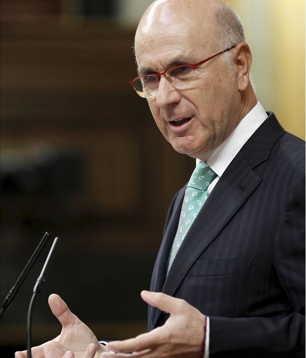 El secretario general de CiU, Josep Antoni Duran Lleida, ha afirmado hoy que la decisión de José Luis Rodríguez Zapatero de no optar a la reelección era "previsible", pues "es consciente de que es un lastre para el Partido Socialista", aunque cree que "se equivoca al anunciarlo ahora". EFE/Archivo
