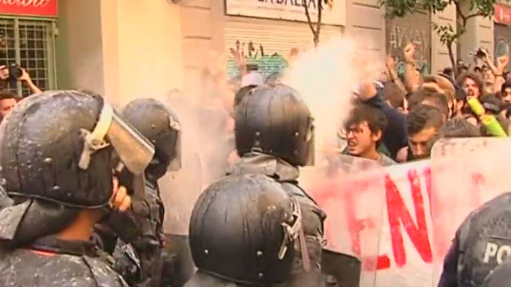 Nuevos disturbios en Gràcia por la ocupación del 'banco expropiado'