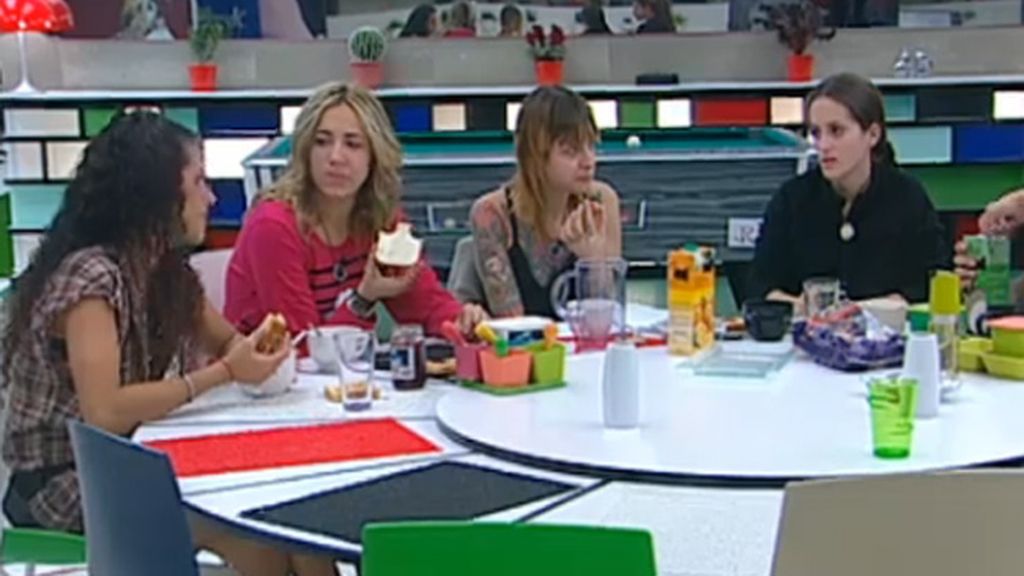 A vueltas con la cafetera y primeras "conspiraciones"