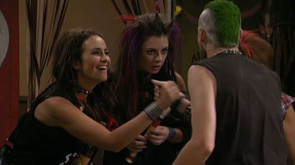 Para echar a los okupas de su casa, Aída monta una rebelión en la calle