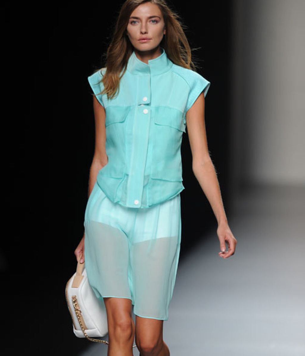 Vuelta a los 50 con Adolfo Domínguez