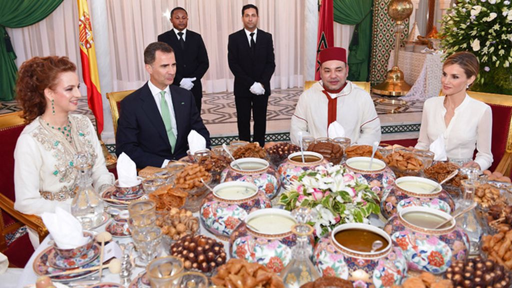 Mohamed VI se vuelca con los Reyes en su visita a Marruecos