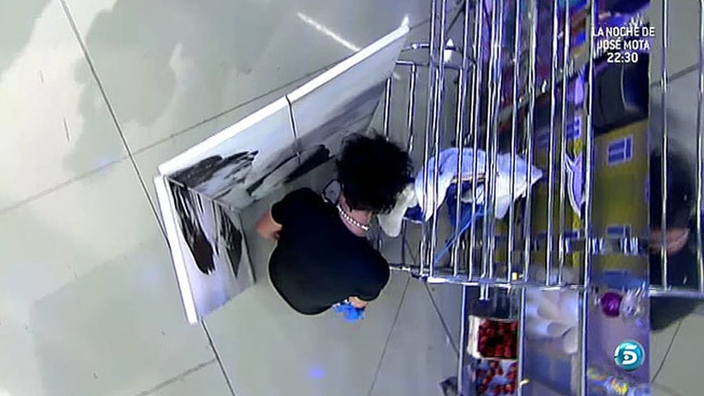 Paz Padilla quería comprobar en primera persona cómo es Aless en bañador