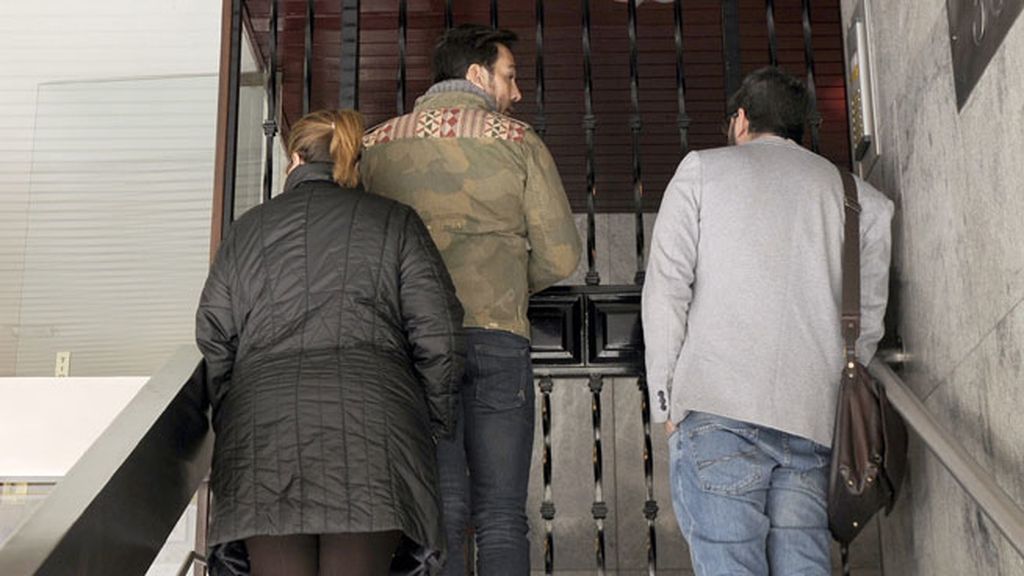 Primeras visitas a la casa de la actriz y tanatorio