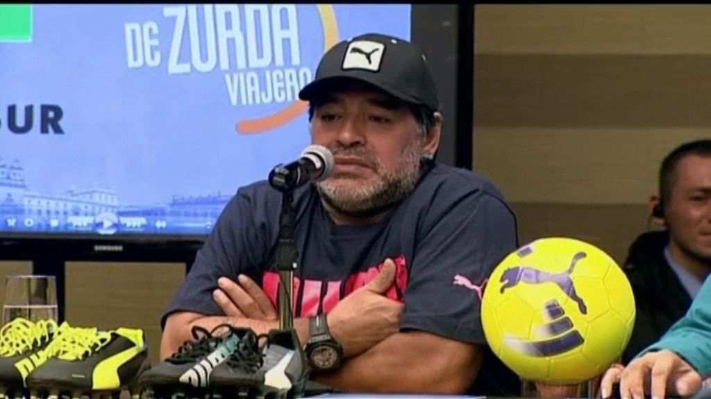 Maradona: "Van Gaal está más cerca del diablo que otra cosa"