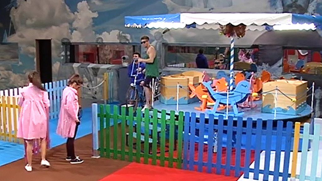 Cuentacuentos, un carrusel y un montón de globos