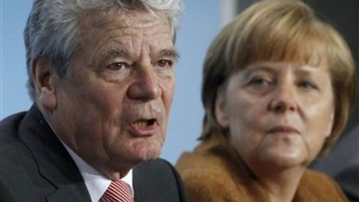 Joachim Gauck junto a Angela Merkel