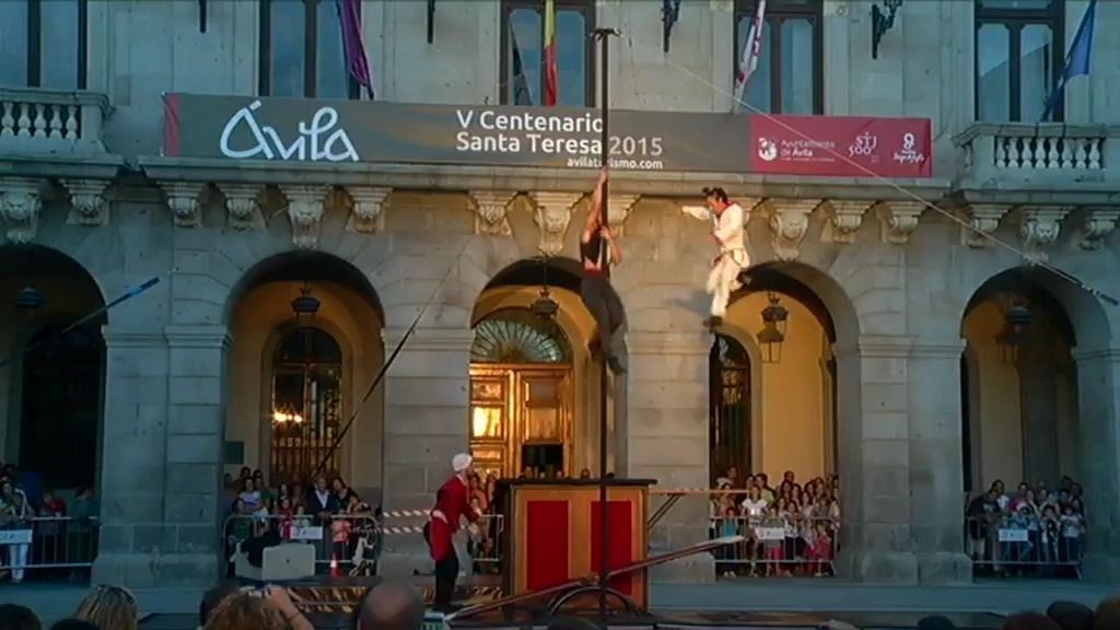 Las calles de Ávila se convierten en una carpa de circo