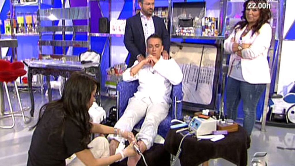 Manicura y pedicura en 'Sálvame'
