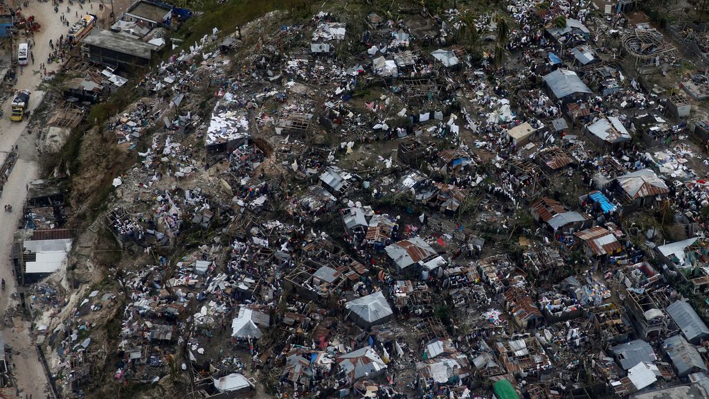 El huracán Matthew amenaza Florida  tras dejar 25 muertos en Haití