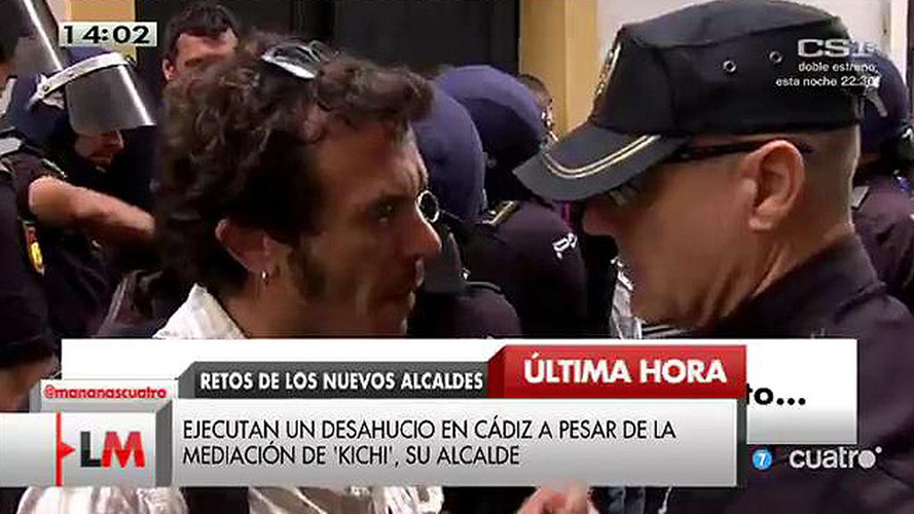 Ejecutan un desahucio en Cádiz a pesar de la mediación de Kichi, su alcalde
