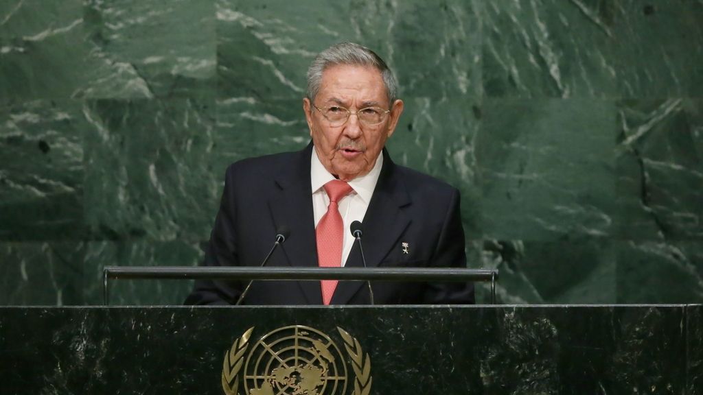 Raúl Castro denuncia el daño que causa el embargo económico al desarrollo de Cuba