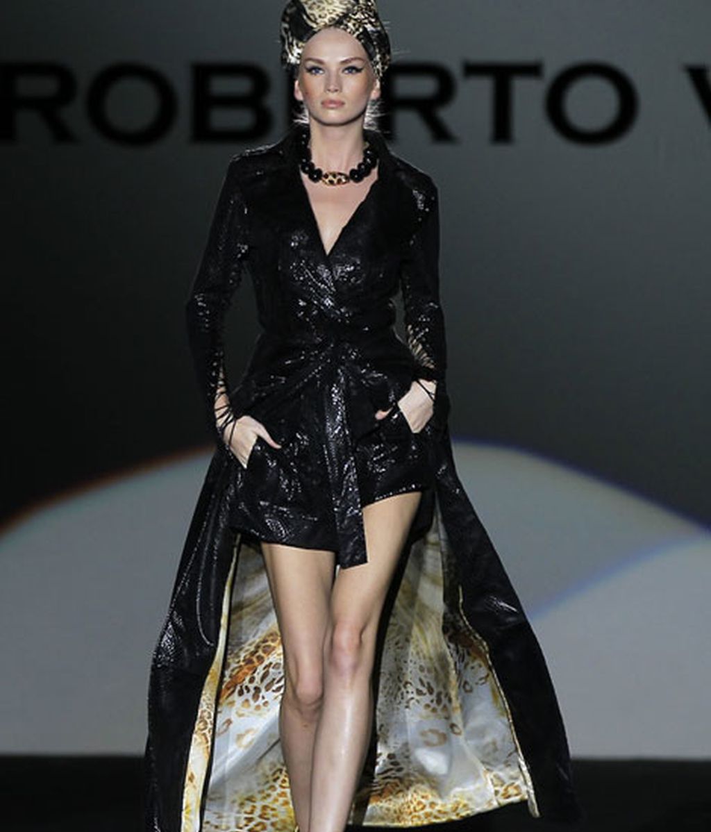 Kortajarena pone el broche a la sensualidad tribal de Roberto Verino